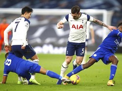 Leicester lebih banyak menyerang di menit-menit awal pertandingan. Sedangkan Tottenham cenderung bertahan. Julian Finney/ Pool via AP.