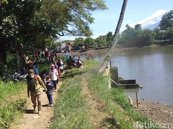 Tradisi Tangkap Ikan di Situ Cidahu Garut Jelang Tahun Baru