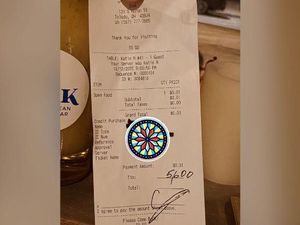 Bak Santa, Traveler Tinggalkan Tip Rp 80 Juta Usai Makan Bak Santa, Traveler Tinggalkan Tip Rp 80 Juta Usai Makan