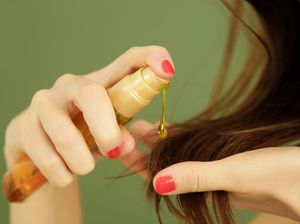 Tips Ikuti Tren Glass Hair 2025 Tanpa Bikin Rambut Lepek Tips Ikuti Tren Glass Hair 2025 Tanpa Bikin Rambut Lepek