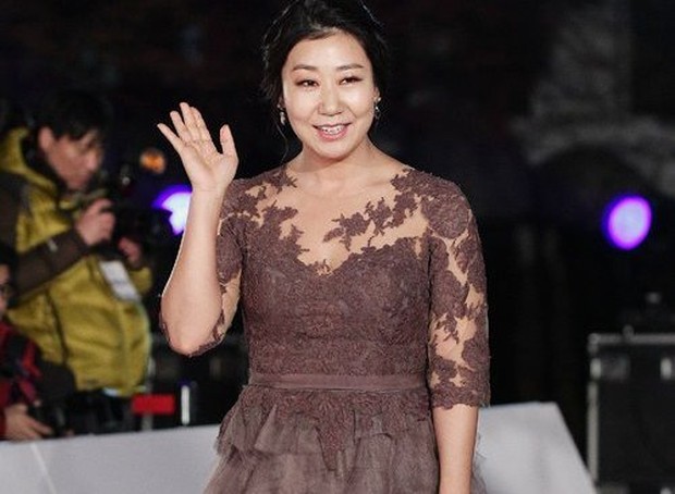 Aktris Ra Mi Ran/Sumber/Newsen Aktris Ra Mi Ran yang berkarier di teater, drama, film dan variety show Korea.