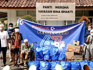 Pupuk Kaltim Berbagi untuk Warga yang Membutuhkan Pupuk Kaltim Berbagi untuk Warga yang Membutuhkan