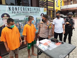 Polisi Tangkap 2 Pelaku Pelemparan Bondet ke Pengadilan Negeri Kota Probolinggo Polisi Tangkap 2 Pelaku Pelemparan Bondet ke Pengadilan Negeri Kota Probolinggo