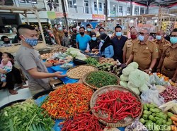 Sidak Pasar, Bupati Kuningan Sebut Kenaikan Harga Bahan Pangan Masih Wajar