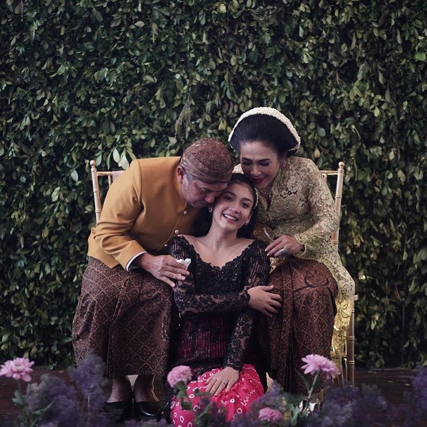 Potret pernikahan Dodot dan Canti