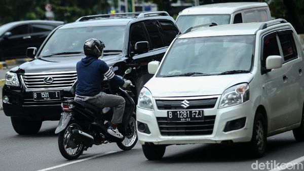 Penyakit Akut Pemotor Jakarta: Nekat Lawan Arah