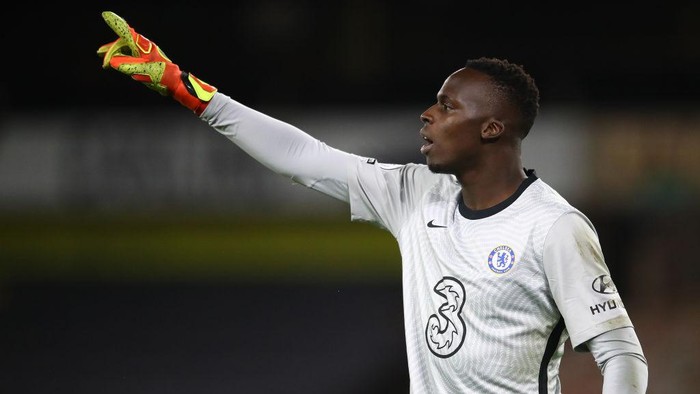 WOLVERHAMPTON, ENGLAND - DECEMBER 15: Edouard Mendy of Chelsea  during the Premier League match between Wolverhampton Wanderers and Chelsea at Molineux on December 15, 2020 in Wolverhampton, England. The match will be played without fans, behind closed doors as a Covid-19 precaution. (Photo by Michael Steele/Getty Images)