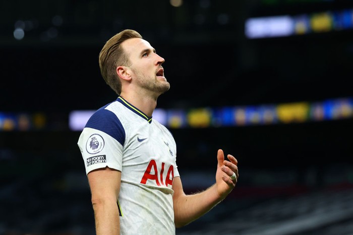 LONDON, ENGLAND - DECEMBER 20: Harry Kane of Tottenham Hotspur reacts after  the Premier League match between Tottenham Hotspur and Leicester City at Tottenham Hotspur Stadium on December 20, 2020 in London, England. The match will be played without fans, behind closed doors as a Covid-19 precaution. (Photo by Julian Finney/Getty Images)