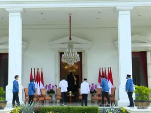 Filosofi 6 Menteri Baru Jokowi Dikenalkan Pakai Jaket Biru Filosofi 6 Menteri Baru Jokowi Dikenalkan Pakai Jaket Biru