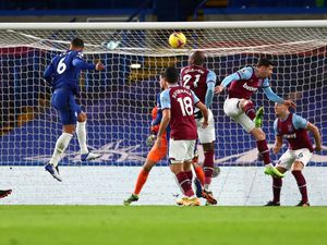 Turun Minum, Chelsea Ungguli West Ham 1-0