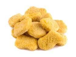 Pria Ini Makan Nugget Mentah, Aman Nggak Ya?