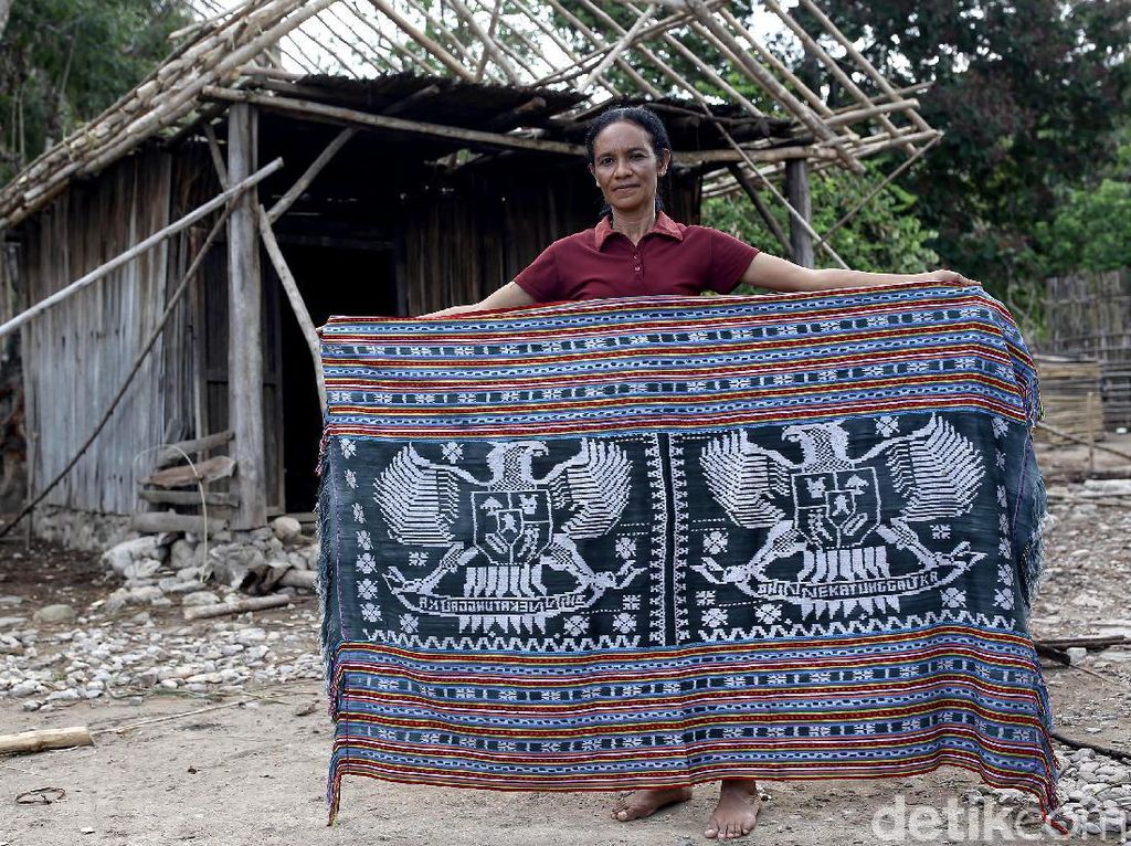 Mengenal Tenun Motif Garuda Kebanggaan Warga Malaka Mengenal Tenun Motif Garuda Kebanggaan Warga Malaka