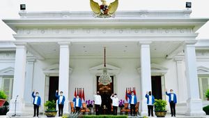 Momen Jokowi Umumkan 6 Menteri Baru di Istana Negara