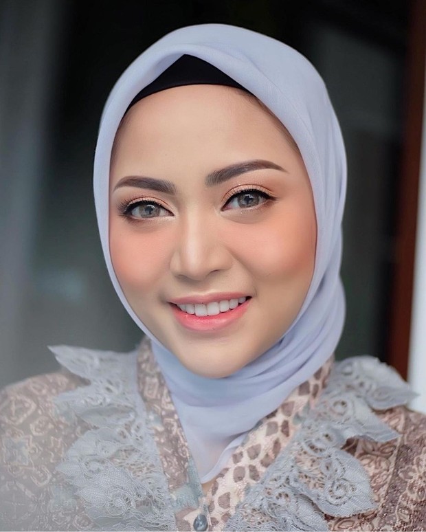 n Selebgram Rachel Vennya Posting Foto Lepas Hijab di Hari Ibu