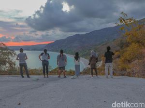 Menatap Indah Pantai Kolbano dari Ketinggian Menatap Indah Pantai Kolbano dari Ketinggian