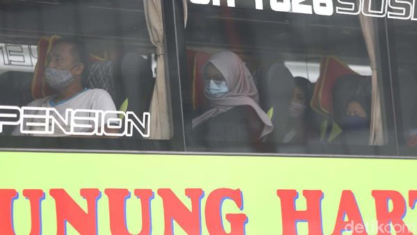 Pemudik Nataru Mulai Terlihat di Terminal Pulogebang