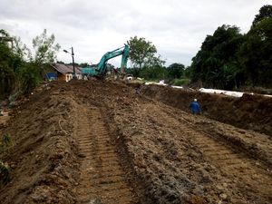 18 Hari Usai Banjir Medan, Tanggul Sungai yang Jebol Masih Diperbaiki