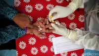 Peringati Hari Ibu, Emak-emak Ini Dapat Layanan Rapid Test Gratis