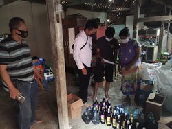 Razia Miras untuk Kondusifkan Pilkades Ngawi, 15 Penjual Diamankan