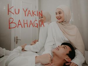 Duet Rey Mbayang dan Dinda Hauw dalam Kuyakin Bahagia Duet Rey Mbayang dan Dinda Hauw dalam Kuyakin Bahagia