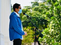 Cerita Sandiaga soal Ukuran dan Pesan di Balik Jaket Biru Menteri Baru