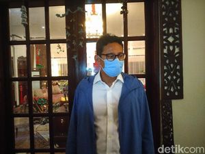 Menparekraf Sandiaga Tantang Daerah Buat Jaket Biru dengan Kearifan Lokal Menparekraf Sandiaga Tantang Daerah Buat Jaket Biru dengan Kearifan Lokal