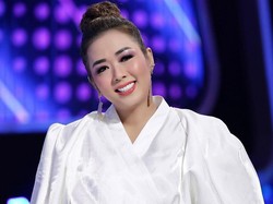Soimah Tampil Beda, Cantik Manglingi Disebut Jadi Mirip Titi DJ & Syahrini