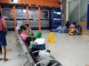 H-3 Natal, Begini Suasana di Stasiun Kereta Api Medan