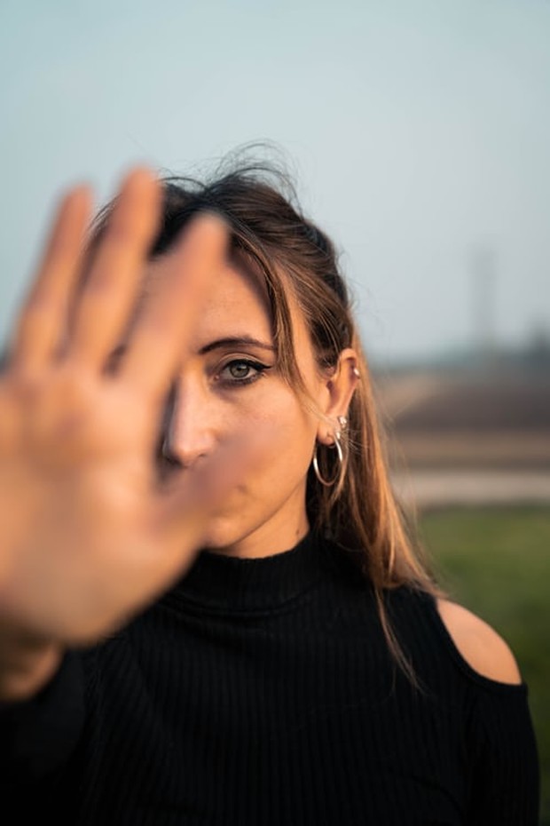 wajah/unsplash seorang perempuan