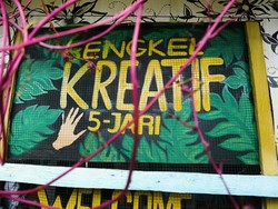 Beromzet Rp 10 Juta, Bengkel Kreatif 5 Jari Daur Ulang Sampah Jadi Seni