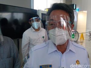 Dirjen Hubud Cek Bandara Soetta: Tak Masalah Antrean Panjang Asal Jaga Jarak Dirjen Hubud Cek Bandara Soetta: Tak Masalah Antrean Panjang Asal Jaga Jarak