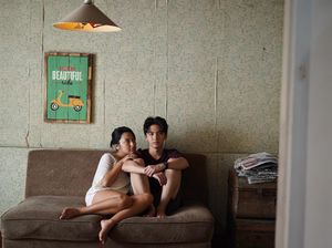 Di Balik Layar Ari Irham dalam Generasi 90an Melankolia