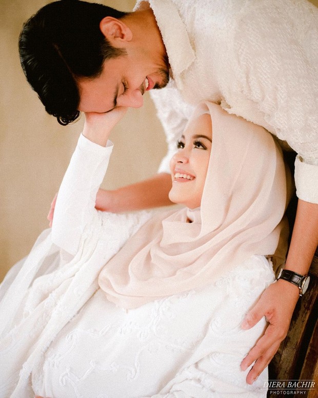 Potret maternity ala Vebby Palwinta