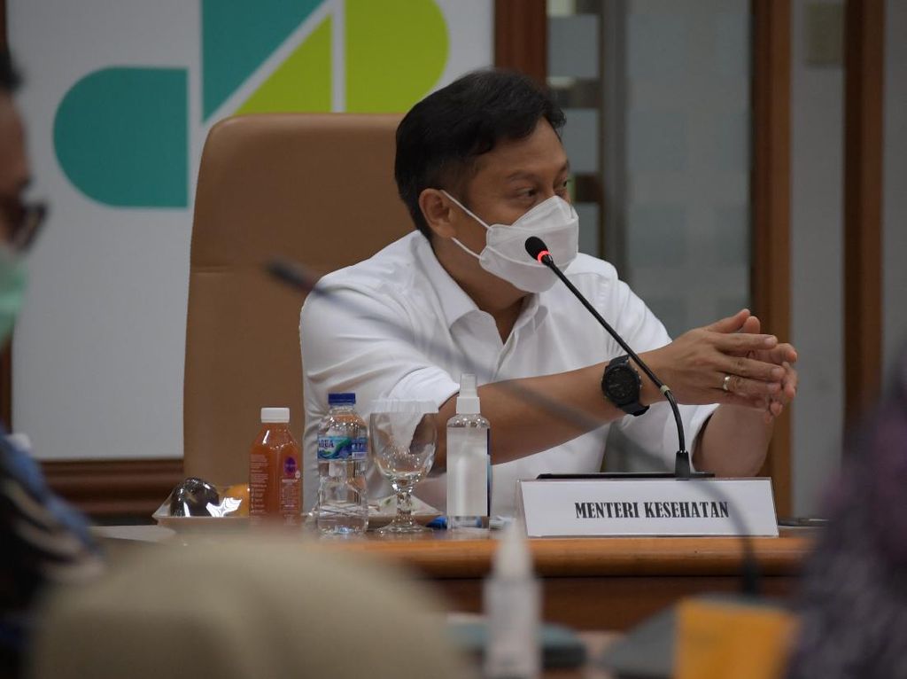 Menkes Wanti-wanti Jokowi Kasus COVID-19 Akan Naik, Tapi Tak Perlu Panik