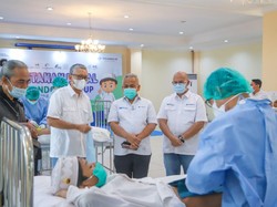 Pelindo III Gelar Khitanan Massal untuk 150 Anak di RS PHC Surabaya