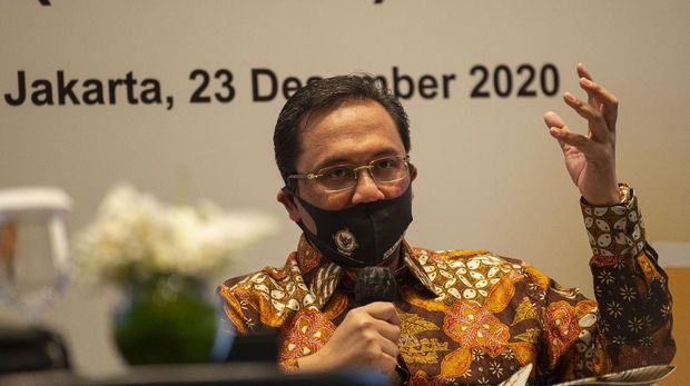 Ketua Umum Pengurus Pusat Persatuan Bulu Tangkis Seluruh Indonesia (PP PBSI) Agung Firman Sampurna memberikan keterangan pers di Jakarta, Rabu (23/12/2020). Dalam kesempatan tersebut Agung Firman mengumumkan pejabat-pejabat baru dalam struktur organisasi Pengurus Pusat PBSI masa bakti 2020-2024. ANTARA FOTO/Aditya Pradana Putra/foc.