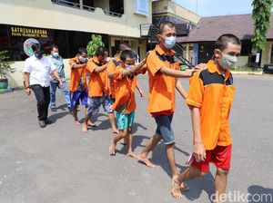 Belajar dari YouTube, Tersangka Sudah 2 Minggu Jalankan Home Industry Sabu Belajar dari YouTube, Tersangka Sudah 2 Minggu Jalankan Home Industry Sabu