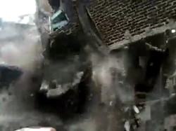 TIga Rumah Warga di Bandung Roboh Tergerus Arus Sungai