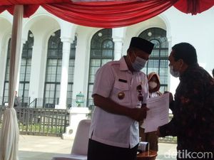Temui Wagub Jabar, Massa Desak Penembakan 6 Laskar FPI Diusut Tuntas Temui Wagub Jabar, Massa Desak Penembakan 6 Laskar FPI Diusut Tuntas