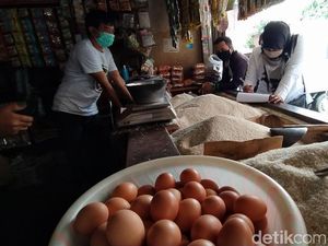 Harga Telur dan Daging Ayam Naik di Ciamis Jelang Akhir Tahun Harga Telur dan Daging Ayam Naik di Ciamis Jelang Akhir Tahun