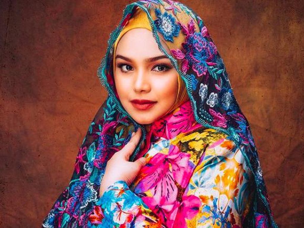 Ini Foto Perdana Bayi Siti Nurhaliza