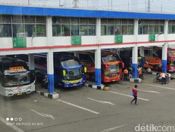 Jelang Libur Nataru, Terminal Purabaya Masih Lengang