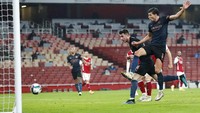 Laporte membobol gawang Arsenal di menit ke-73 setelah memanfaatkan umpan dari Mahrez. AP Photo/Frank Augstein.