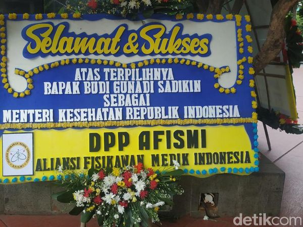 Bidan hingga Fisikawan Medis Sambut Duet Menkes-Wamenkes Baru