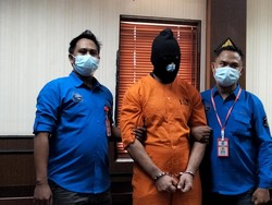 Bawa 4 Gram Sabu dan 3 Senjata Api, WN Prancis Ditangkap