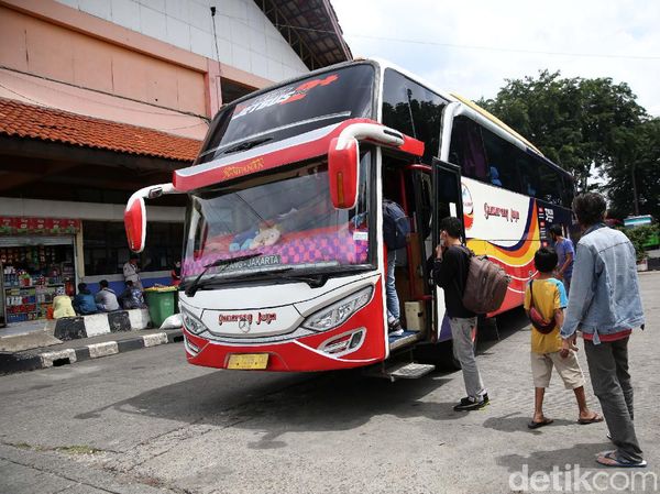 5.869 Penumpang Telah Keluar Jakarta dari Terminal Kampung Rambutan