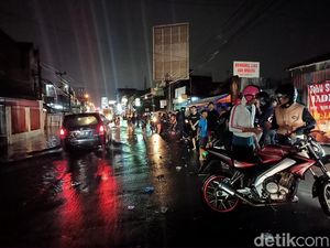 Arus Lalin Jalur Soreang-Bandung Tersendat Akibat Banjir