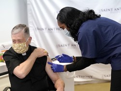 Efek Samping yang Dialami Warga AS Usai Disuntik Vaksin Corona