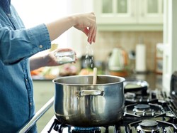 Nyesek! 5 Curhatan Menantu ke Mertua Soal Makanan, Ada yang Pelit