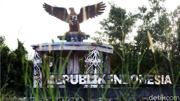 Duh, Tugu Kedaulatan NKRI di Badau Ini Tak Terawat